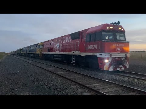 Pacific National 7MP5 with NR74 (Gh) NR76 NR98 and G538 at Gheringhap heading to Perth 10/12/2022