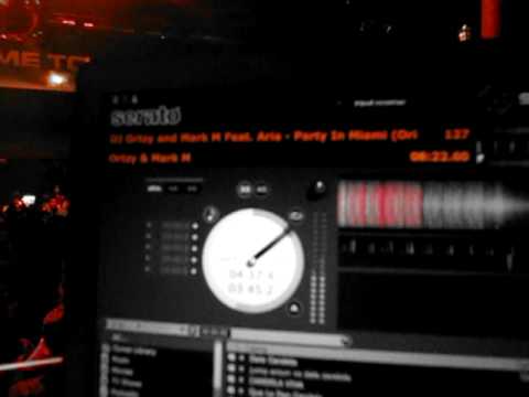 Lazardi playing Party in Miami at Space Terrace