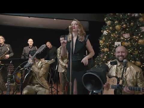 The Lost Fingers - Santa's Lost His Mojo (Vidéoclip Officiel)