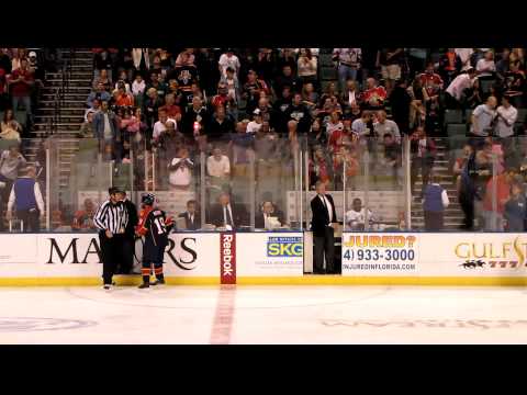 McArdle vs. Simmonds hockey fight