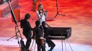 Camila Colbie Caillat Ente tus alas Closing Ceremony Panamerican Games 2011