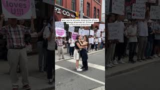 Download lagu 2 GIRLS KISSING IN FRONT OF PRIDE PROTEST🤯🌈 mp3