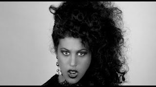 Sa'ra Charismata  -  Gold Digga (official music video)