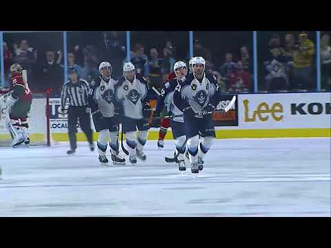 Trevor Smith Gets the Ads on the Board