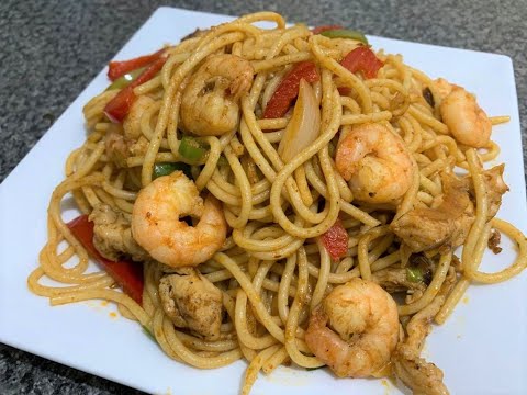 Chicken and Prawns Spaghetti Recipe |Spicy Spaghetti recipe | Kamalika's Kitchen