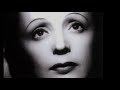 À Lenseigne De La Fille Sans Coeur - Edith Piaf