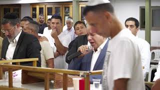 סליחות בשידור חי עם הרב יוסף חיים גבאי שליט"א והפייטן הדגול יחיאל נהרי!! (הרב יוסף חיים גבאי) - התמונה מוצגת ישירות מתוך אתר האינטרנט יוטיוב. זכויות היוצרים בתמונה שייכות ליוצרה. קישור קרדיט למקור התוכן נמצא בתוך דף הסרטון