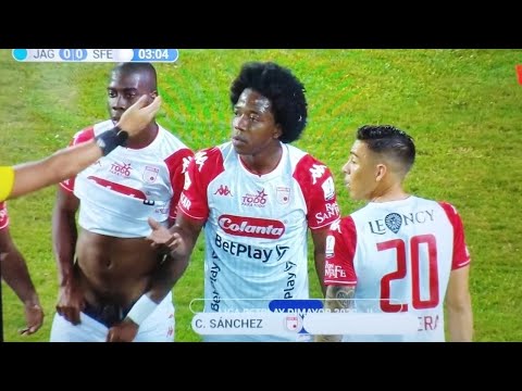 Perea PULL DOWN his shorts Vs Córdoba