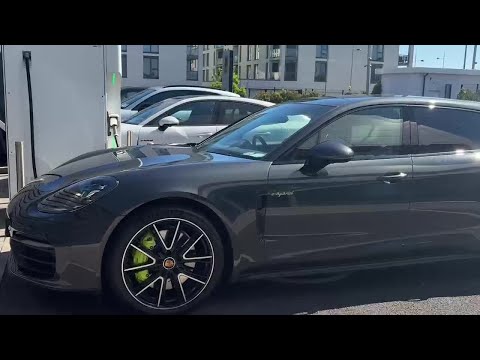 Porsche Panamera 4 E-hybrid Sport Turismo - Image 2