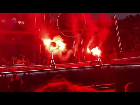 @RammsteinOfficial Deutschland (Rzk rmx) pyroefekt