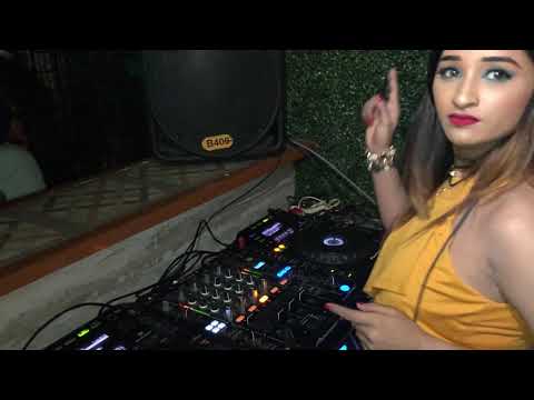Dj Piyu Playing Live Dum Maro Dum At Backstage Club , Pune ( Bollywood Retro Songs )
