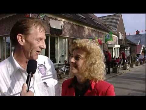 Uitreiking DVD "Heb Je Effe" aan Danny Heden en mannnenkoor "Recht Deur Zee"