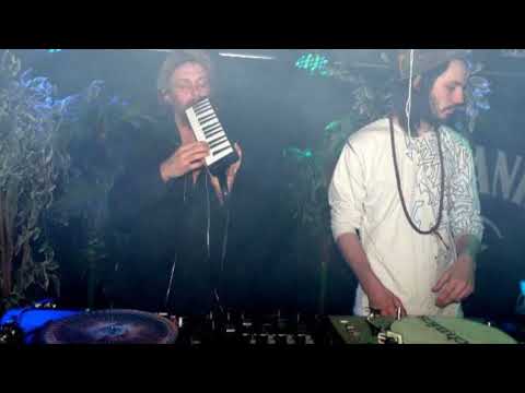 I-lodica & Danni Gray meet King Bracket - The Junction