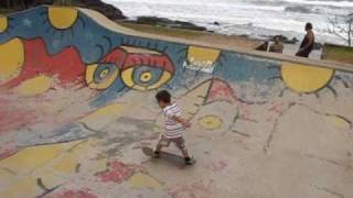preview picture of video 'kaique 6 anos praia da tiririca Itacaré-Bahia.'