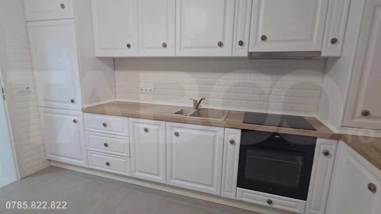 Casa individuala de vanzare in zona Lupeni 10 camere 691mp teren - Video