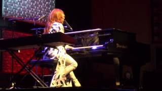 Tori Amos - Rise Like A Phoenix (Conchita Wurst EUROVISION SONG CONTEST WINNER) - Linz 2014 FULL HD