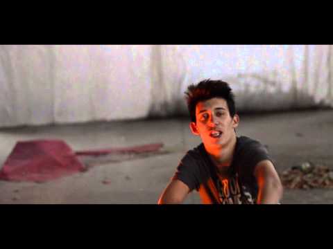 Lillo - E Per La Cronaca (Official Video 2012)