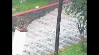 preview picture of video 'Una cascada en la zona centro de Jiquilpan, Michocán. elparedonjqn'