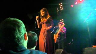 &quot;Hacia lo salvaje y No sé que hacer con mi vida&quot; - Amaral (Joy Eslava)