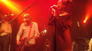 "A Formal Invitation" & "Old Stepstone", Cold Specks - Paris, Septembre 2014