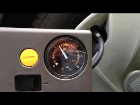 Luftdruck Autoreifen kontrollieren - Reifendruck mit Kompressor überprüfen