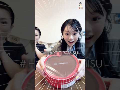 ママにバレながら韓国でバズってる巨大ティラミス食べる😋✨ #harttiramisu #ハートティラミス #韓国ティラミス