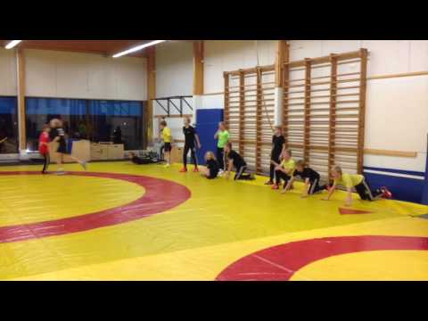 Water Bottle Flip Team Competition 2, Pari 03