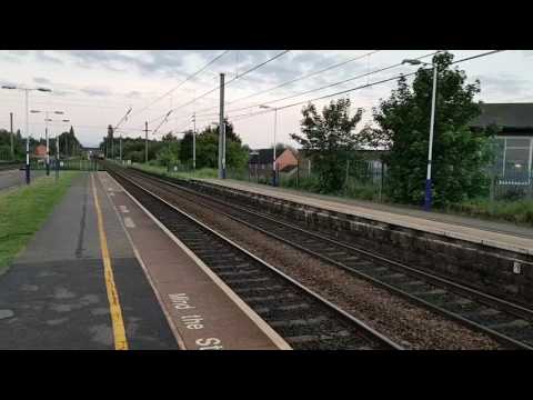 (HD) Freightliner 90049+90016 passing Leyland on 4S45 30/5/2017