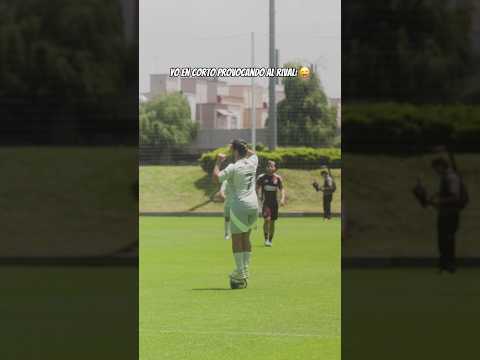 Así se divierte más uno 😂 #shorts #futbol #skill #futebol