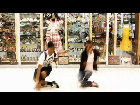 Mike Manfredo con  Los South Park Entertainment.