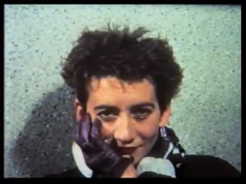 Caroline Loeb (1988) by Gérard Courant - Cinématon #1011