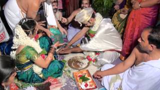 Bride and Groom performing marriage rituals – Kannada Brahmin Marriage  