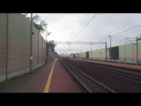 EP09-029 (EU: 150 033-5) z iC 8306 "MALCZEWSKi" (KOŁOB.-PRZEM.GŁ.) - przelot przez ŚW.KAT.