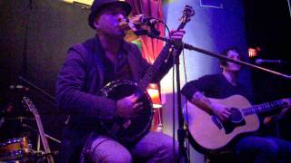 Alone with the sea, HURT