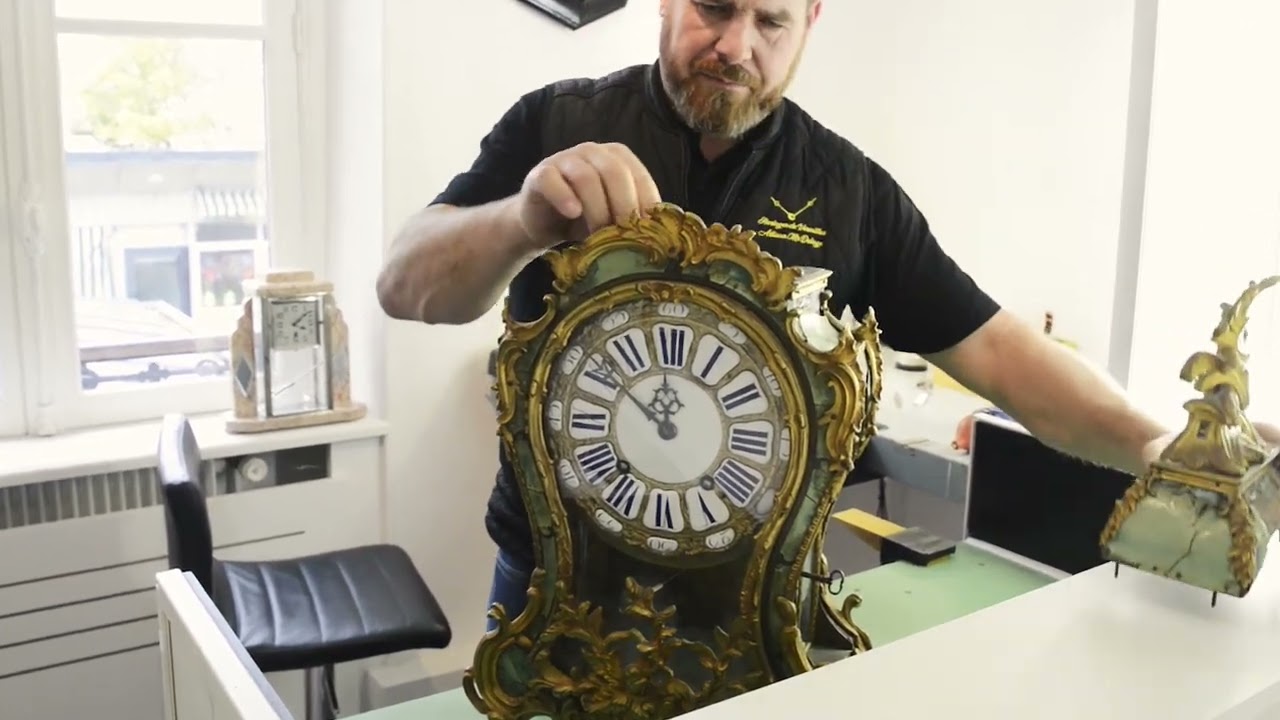 Watch video Artisan Delage - Horloger de Versailles. Horloger à Versailles. Artisan Delage - Horloger de Versailles. Horloger à Versailles.