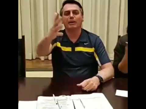 Bolsonaro imitando Cowboy Ihuuull