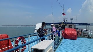 preview picture of video 'Pelabuhan Tanjung Perak, Surabaya KMP Trunojoyo'