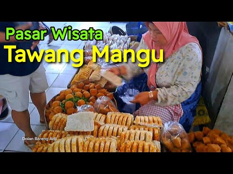 THIS IS THE ATMOSPHERE OF THE TAWANGMANGU TOURIST MARKET