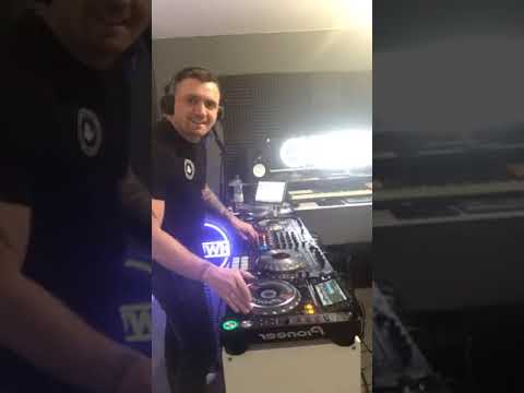 OLD SKOOL & ANTHEMS LIVE WITH JAMIE B