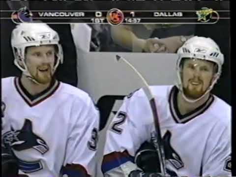 Vancouver Canucks @ Dallas Stars (Game 6) - April 21, 2007 - Eric Lindros, Trevor Linden, Bobby Loo
