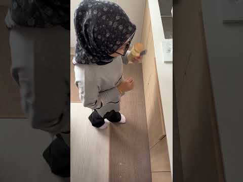 Kabinet dapur dengan sistem soft close untuk laci & pintu — senang organize, selamat untuk anak-anak. Tengok demo sebenar dari Kabinet Sifu.