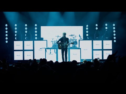 BOYS LIKE GIRLS - TWO IS BETTER THAN ONE (LIVE FROM MGM MUSIC HALL AT FENWAY PARK)