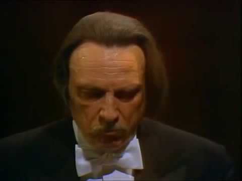 Michelangeli - Beethoven, Piano Sonata Nº 11 in B flat Major, Op 22 (Lugano,1981)