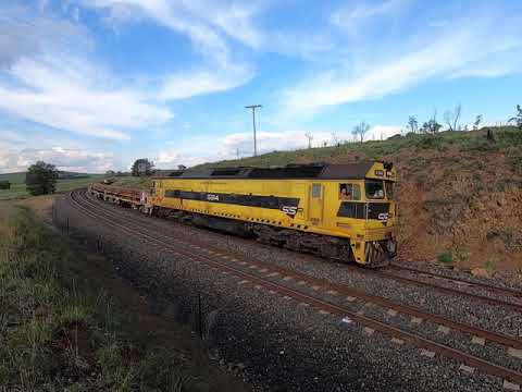 G514 & rail set at Athol NSW.  Wed 01st Apr 2020