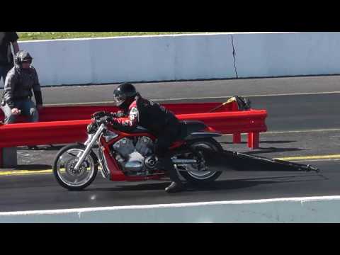 Dragracing V-Rod Destroyer