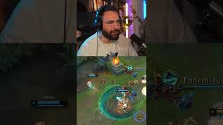 Je missclick et me retrouve midlane ?!