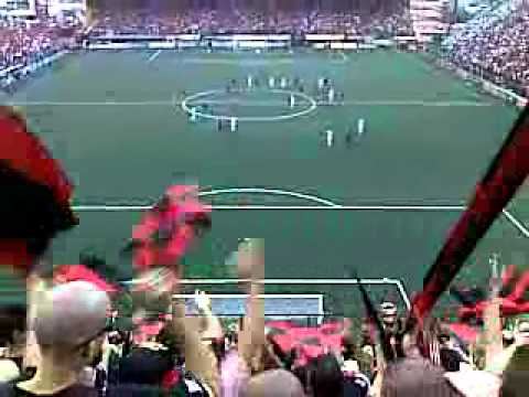 "La Banda Alajuelense - Para ganar la copa - La 12" Barra: La 12 &bull; Club: Alajuelense