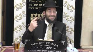 הרב משה יוסף  •  נשים ועבדים פטורים מהתפילה (בית הכנסת מוסאיוף) - התמונה מוצגת ישירות מתוך אתר האינטרנט יוטיוב. זכויות היוצרים בתמונה שייכות ליוצרה. קישור קרדיט למקור התוכן נמצא בתוך דף הסרטון