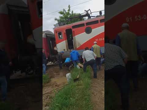 Desasteuos , trenul din suceava Curasa (  Suceava-Cacica a fost  deraiat in jurl orei 3:00 .