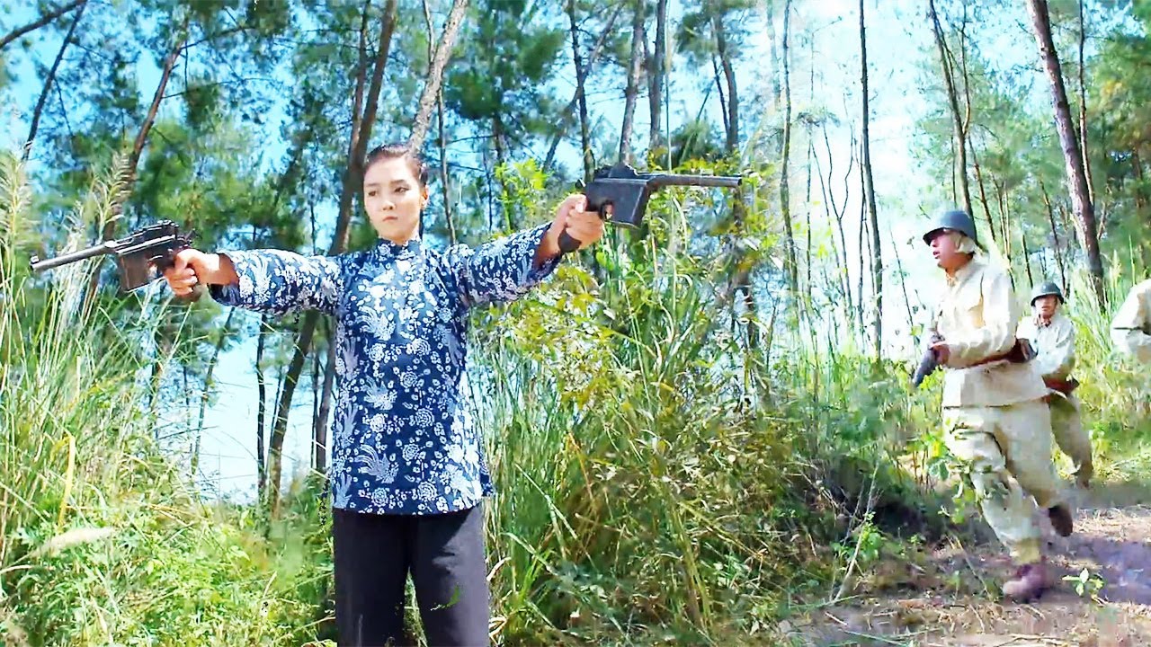 The flower girl knocked down two Japanese soldiers and killed them with double guns.